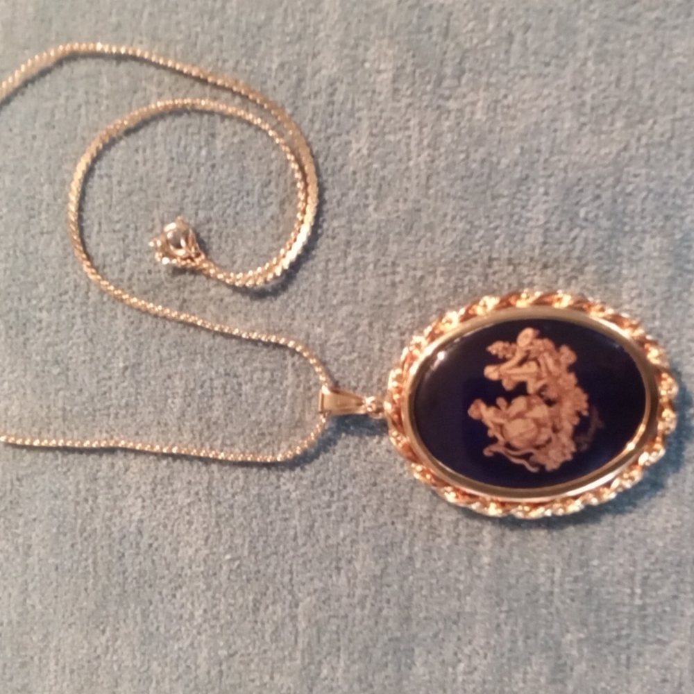 Limoges Castel Porcelain Romeo and Juliet Pendant Necklace and chain